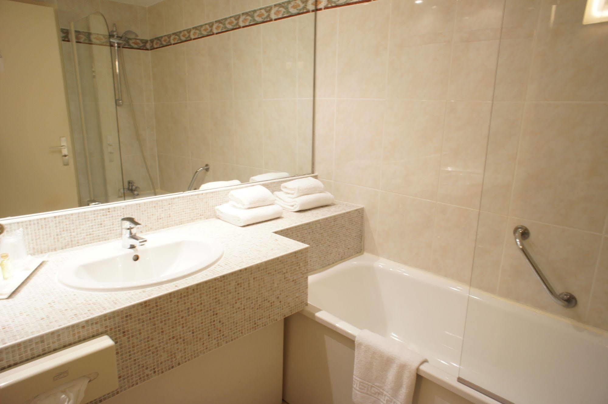 Inter-Hotel La Closerie Beaune Beaune  Buitenkant foto
