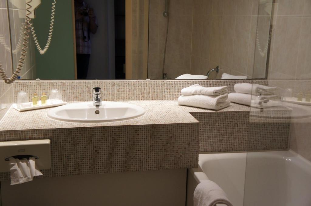 Inter-Hotel La Closerie Beaune Beaune  Buitenkant foto